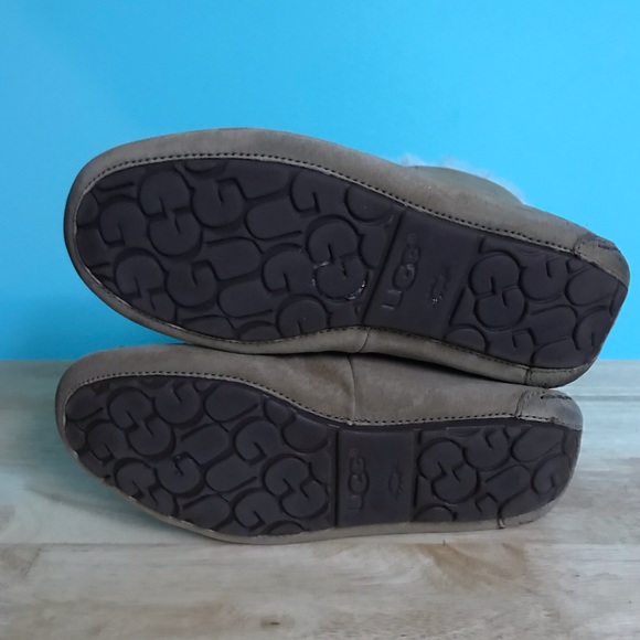 Ugg Moccasin Booties - Picture 4 of 6
